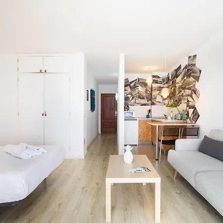 Appartamento Tranquil Sea View In *